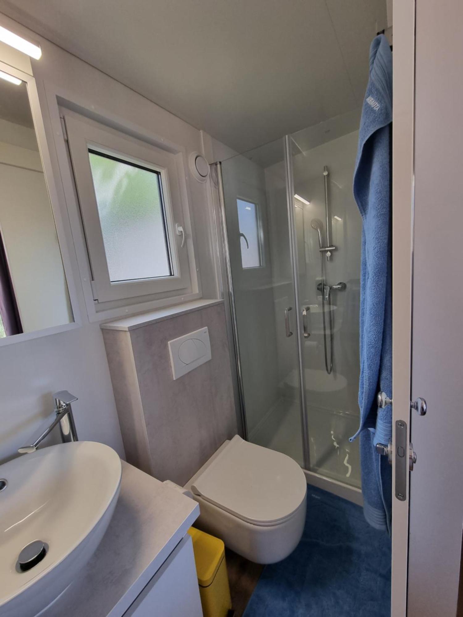 Memita Mobile Homes, *