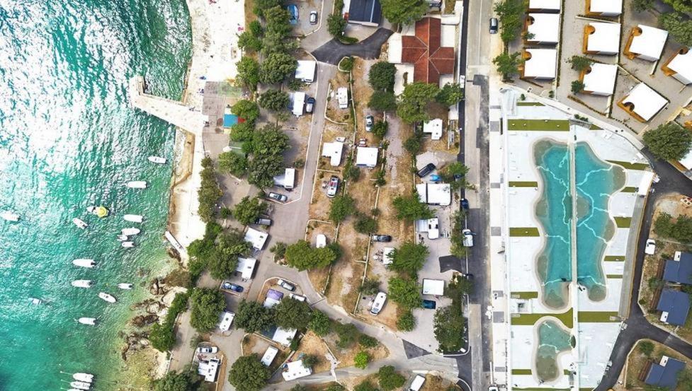 Memita Mobile Homes, * Selce